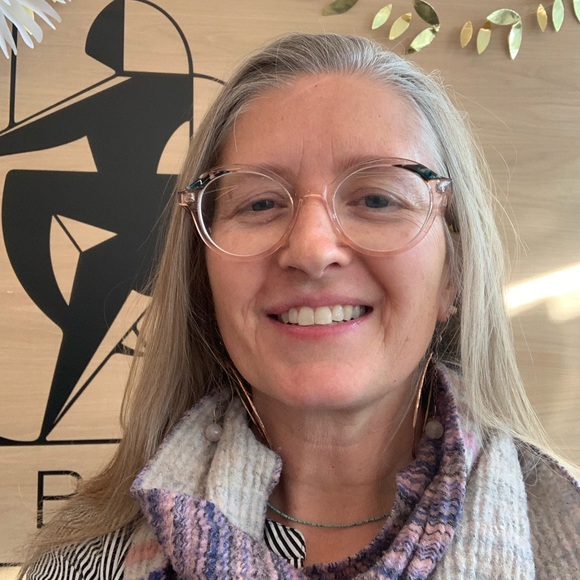 Meet your Posher, Tracy - Picture 1 of 1